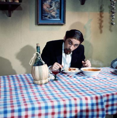 Babbelgamm Babbelgamm, Kindersendung, Deutschland 1977, Mitwirkende: Moderator Peter Rapp im Ristorante, München Bayern-stock-foto