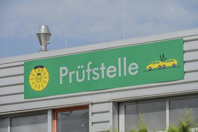Dekra Pr?fstelle, Alte Schmelze, Schierstein, Wiesbaden, Hessen, Deutschland-stock-photo