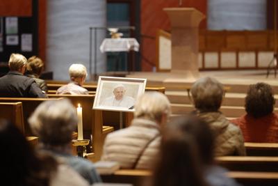 Requiem f?r Papst Franziskus-stock-foto