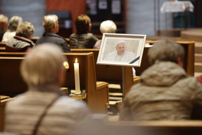 Requiem f?r Papst Franziskus-stock-foto