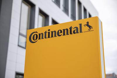 Der Automobilzulieferer Continental AG am Standort Regensburg mit seinen Gesch?ftsbereichen Vitesco Technologies und Int-stock-foto