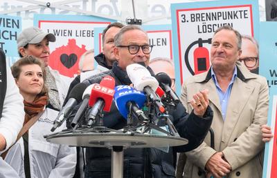 20250425 Wahlkampffinish der OEVP Wien-stock-foto