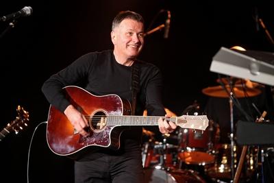 Schauspieler und S?nger Thomas R?hmann ( GER ). Schauspieler und S?nger Thomas R?hmann ( GER ) mit Band w?hrend eines K-stock-photo