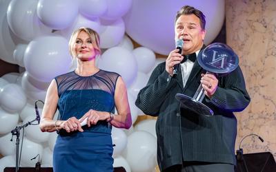 20241016 Vienna Awards for Fashion and Lifestyle 2024 WIEN, OESTERREICH - 16. OKTOBER: Laudatorin, Fernseh- und Radiomod-stock-foto