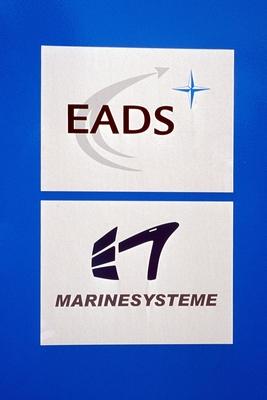 Firmenschild der ET Marinesysteme GmbH (EADS/Thales Nederland) in Wilhelmshaven-stock-foto