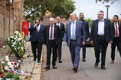 News Bilder des Tages Der Praesident des Zentralrats der Juden in Deutschland, Josef Schuster; der israelische Botschaft-stock-foto