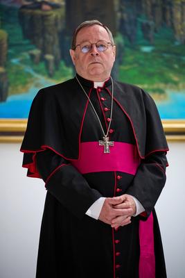 Kondolenzbuch zum Tod von Papst Franziskus in Berlin-stock-foto