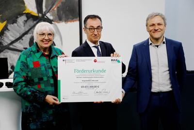 News Themen der Woche KW18 News Bilder des Tages Kulturstaatsministerin Claudia Roth, Bundesminister für Ernährung und L-stock-foto