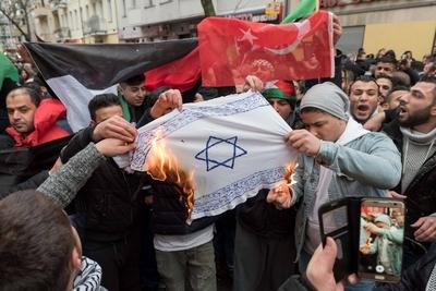 Pro-Palaestina Demo gegen  Jerusalems als Hauptstadt-stock-photo