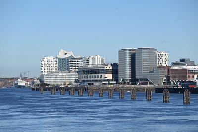Premiere in der Hafen City - Kreuzfahrtschiff Balmoral macht am neuen Cruise Center HafenCity fest-stock-foto