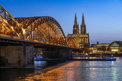K?lner Dom Beleuchtung-stock-foto