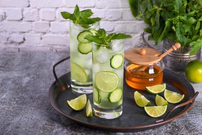 Mint Cucumber Gimlet Cucumber Gimlet with gin and honey, very good in combination with mint. This is a great refreshing-stock-foto