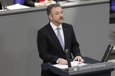 Dr Bernd Fabritius CDU CSU Deutschland Berlin Bundestag Plenum Debatte ?ber den Bericht der Bu-stock-photo