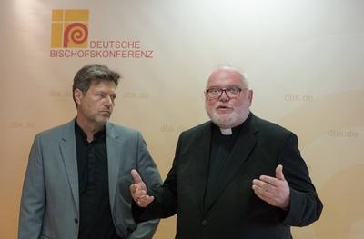 Vorsitzender der Deutschen Bischofskonferenz, Kardinal Reinhard MARX und Bundesvorsitzender von Buendnis 90/Die Gruenen-stock-foto