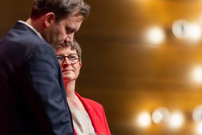 26.04.2025, Lars Klingbeil (SPD) und Saskia Esken (SPD)-stock-foto