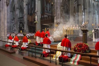 Bilder des Tages Mit einem feierlichen Trauergottesdienst ist Kardinal Joachim Meisner am Samstag-stock-foto