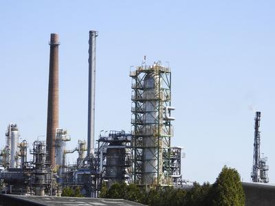 Archivbilder - Juni 2022 PCK Raffinerie Schwedt - Der Bund entzieht dem russischen Staatskonzern Rosneft die Beteiligung 17.09.2022 Schwedt / Brandenburg Rosneft will sich mit rechtlichen Schritten gegen die Ma?nahme wehren Der Bund hat dem russischen Staatskonzern Rosneft die Beteiligung an der Raffinerie PCK in Schwedt Nahe der Grenze zu Polen entzogen und unter die Aufsicht der Treuhandverwaltung der Bundesnetzagentur gestellt. Rosneft hat angk?ndigt sich gegen die Ma?nahme rechtlich zu wehren MV Deutschland *** Archive pictures June 2022 PCK Refinery Schwedt the Federation revokes the Russian State Company Rosneft the Participation 17 09 2022 Schwedt Brandenburg Rosneft will itself with legal Steps against the Measure fight back th-stock-foto