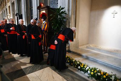 ITALY -  VESPERS SERVICE INSIDE ST MARY MAJOR BASLICA IN ROME - 2025/4/27-stock-foto