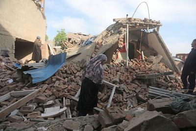 Pahalgam Terror Attack: Houses Of Six Militants Razed In Kashmir; Hundreds Detained-stock-foto