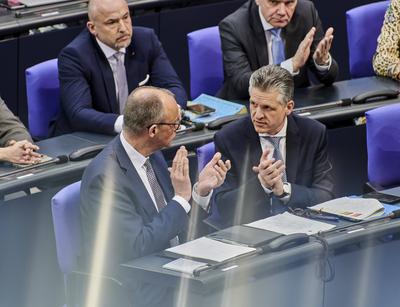 BT Abstimmung Grundgesetz?nderung - Friedrich Merz + Torsten Frei-stock-photo
