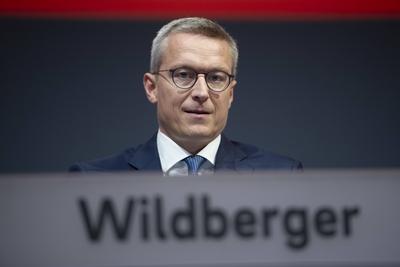 Dr Karsten WILDBERGER COO Commercial EON SE Portraet Portr?t Portrait Angeschnittenes Einzel-stock-foto