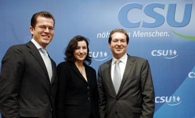 Wirtschaftsminister Karl Theodor zu Guttenberg (li., Deutschland/CSU), Dorothee B?r (Deutschland/CSU) und Generalsekret-stock-foto