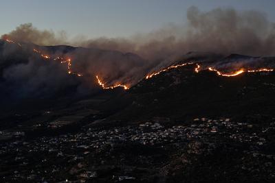 Fire in Cape Town, South Africa-stock-foto
