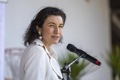Gesundheitsministerin Judith Gerlach er?ffnet offiziell die bayerische Spargelsaison-stock-foto