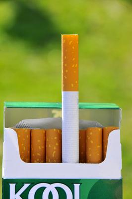 Cigarette Cigarette Copyright: xHOUINx/xBSIPx 013389_031 Bsip_013389_031-stock-foto