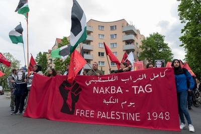 Demonstration zur Nakba-Tag vom Richardplatz und Gegenprotest-stock-foto