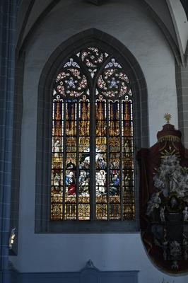 Glasgem?lde mit Jesus im Tempel in der Stadtkirche St. Peter und Paul (G?rlitz). Die Pfarrkirche St. Peter und Paul in G-stock-photo