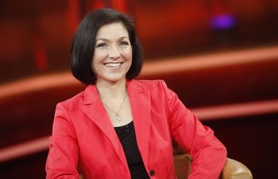 Bildnummer: 59296372  Datum: 03.03.2013  Copyright: imago/M?ller-StauffenbergKatherina Reiche (CDU, Parlamentarische Staatssekret?rin im Bundesministerium f?r Umwelt, Naturschutz und Reaktorsicherheit, Familienpolitikerin) in der Talk-Show G?NTHER JAUCH am 03.03.2013 in Berlin Thema der Sendung: Kinder, Steuer, Ehe gleiches Recht f?r Homosexuelle? People Politik TV Portr?t xns x0x 2013 quer 2013 G?nther Jauch TV Fernsehen ARD Berlin Deutschland Talkshow Talkgast Talk Show Portrait Gast G?ste schwul lesbisch schwule Paare lesbische Paare heiraten Gleichstellung Homo-Ehen klassische Ehen Adoptionsrecht Bundesverfassungsgericht Urteil homosexuell homosexuelle Paare Kinderadoption Kinderadoptionen Lebensgef?hrte Lebensgef?hrten Gleichheitssatz Grundgesetz Familienbild Politikerin Familienpolitikerin Umweltstaatssekret?rin CDU Familienpolitik Familie 59296372 Date 03 03 2013 Copyright Imago Mueller Stauffenberg Katherina Rich CDU Parliamentary Secretary of State in Federal Ministry for Environment Nature conservation and Reactor safety  in the Talk Show G?nther Jauch at 03 03 2013 in Berlin Theme the Consignment Children Tax Marriage Equal Law for Homosexuals Celebrities politics TV Portrait xns x0x 2013 horizontal 2013 G?nther Jauch TV Television ARD Berlin Germany Talk show Talk guest Talk Show Portrait Guest Guests gay lesbian Gays Couples lesbian Couples marry Equality Homo Anniversary Classical Anniversary  Federal Constitutional Court Judgement Gay Homosexuals Couples   Life companion Life companions  Basic Law Family picture Politician   CDU Family policy Family-stock-photo