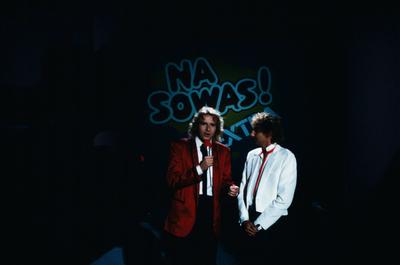Die deutsche Fernsehsendung Na Sowas - 80er Jahre - Der deutsche Fernsehmoderator und Schauspieler Thomas Gottschalk (li-stock-foto