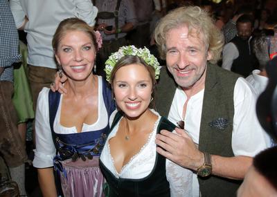 Oktoberfest 21.09.2019 Thomas Johannes Gottschalk mit Freundin Karina Mross und ihrer Tochter Melinda (M) im Festzelt M-stock-foto