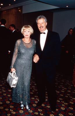 UFA Filmball 1998 Schauspielerin Anita Kupsch in Begleitung von Klaus-Detlef Krahn beim UFA Filmball in Neuss, Deutschla-stock-foto