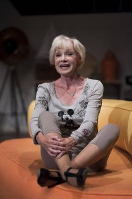 Bildnummer: 60250506  Datum: 29.07.2013  Copyright: imago/Stephan G?rlichAnita Kupsch / Fotoprobe Die Perle Anna in der Kom?die im Bayerischen Hof in M?nchen / 29.07.13 Kultur People Theater Aktion x0x xkg 2013 hoch Die Perle Anna Fotoprobe M?nchen Kom?die B?hne Theater Munich Bayern Bavaria Deutschland Germany Portrait Portr?t Anita Kupsch  60250506 Date 29 07 2013 Copyright Imago Stephan G?rlich Anita Kupsch Photo sample the Pearl Anna in the Comedy in Bavarian Yard in Munich 29 07 13 Culture Celebrities Theatre Action shot x0x xkg 2013 vertical the Pearl Anna Photo sample Munich Comedy Stage Theatre Munich Bavaria Bavaria Germany Germany Portrait Portrait Anita Kupsch-stock-foto