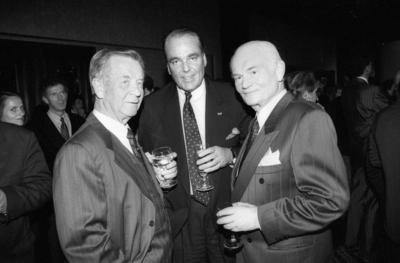 v.li.: Gustav L?bbe, Hans-Hermann Weyer, Heinz G. Konsalik 10/90 h?r v.li.: Gustav L?bbe, Hans-Hermann Weyer und Heinz-stock-foto