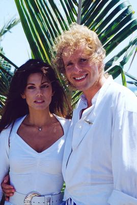 Amerikanische Schauspielerin Deborah Shelton mit Thomas Gottschalk bei Dreharbeiten zum Film: Zärtliche Chaoten 2 auf Gr-stock-photo