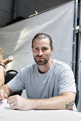 Maxim Agne beim Fantreffen anl?sslich des 30. Jubil?ums der RTL TV Serie Unter uns im Coloneum. K?ln, 12.08.2024 *** Max-stock-photo
