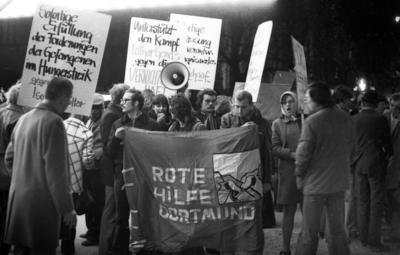 RAF Symphatisanten protestieren 1974 DEU Deutschland Dortmund Linksradikale Sympathisanten der Ro-stock-photo