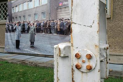 Bild im Innenhof des Campuses der Demokratie in der ehemaligen Zentrale des Staatssicherheitsdienstes der ehemaligen DDR-stock-foto
