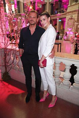 Rebecca Kunikowski mit neuem Freund Alexander Wiedemann beim Grand Opening des W66 im Museum f?r Kommunikation in Berlin-stock-foto