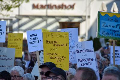 29.04.2025, Demonstration gegen AfD, Buendnis aus demokratischen Parteien und Zivilgesellschaft, Politik, Deutschland, Rottenburg am Neckar-stock-foto