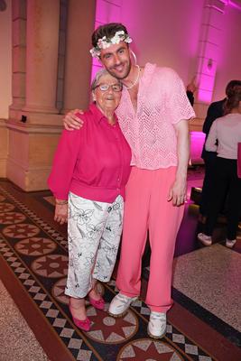 Felix Nieder mit Oma Waltraud Br?uss beim Grand Opening des W66 im Museum f?r Kommunikation in Berlin am 29.04.2025 ***-stock-foto