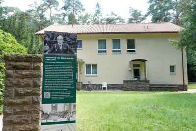 RECORD DATE NOT STATED Wandlitz, Wohnhaus von Erich Mielke Wohnh?user der Partei- und Staatsf?hrung der DDR in Waldsiedl-stock-foto