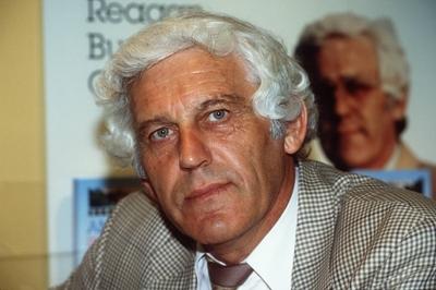 Bildnummer: 56778919  Datum: 01.10.1993  Copyright: imago/teutopressDr. phil. Gerhard Helbig 10/93 pp Mann Fernsehen Journalismus Autor grauhaarig seri?s quer Portrait neutral People Shooting xdp x0x 1993 quer  56778919 Date 01 10 1993 Copyright Imago teutopress Dr Phil Gerhard Helbig 10 93 PP Man Television Journalism Author grauhaarig seriously horizontal Portrait neutral Celebrities Shooting XDP x0x 1993 horizontal-stock-foto