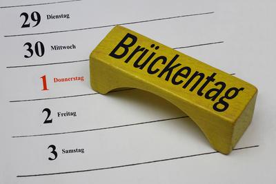 Br?ckentag am 1. Mai-stock-photo