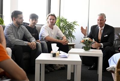 King Philippe Visits Kanzo-stock-foto
