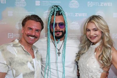 Bela Klentze, Sandra Czok mit Ehemann Sascha Schmitz beim KAMPF DER REALITYSTARS 6 Screening im Cinenova Kino in K?ln am-stock-photo