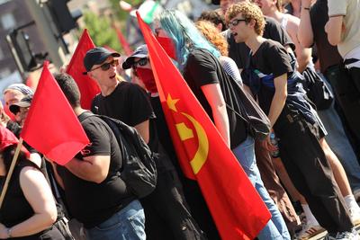 Demonstration der kommunistische Gruppe Roter Aufbau Hamburg am 1. Mai unter dem Motto: Heraus zum revolution?ren 1.Mai.-stock-photo